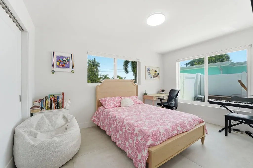120 SE 12th Court Pompano Beach FL 33060