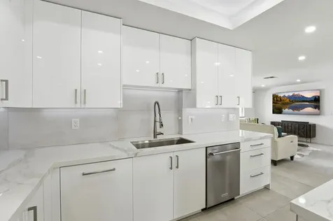 120 SE 12th Court Pompano Beach FL 33060