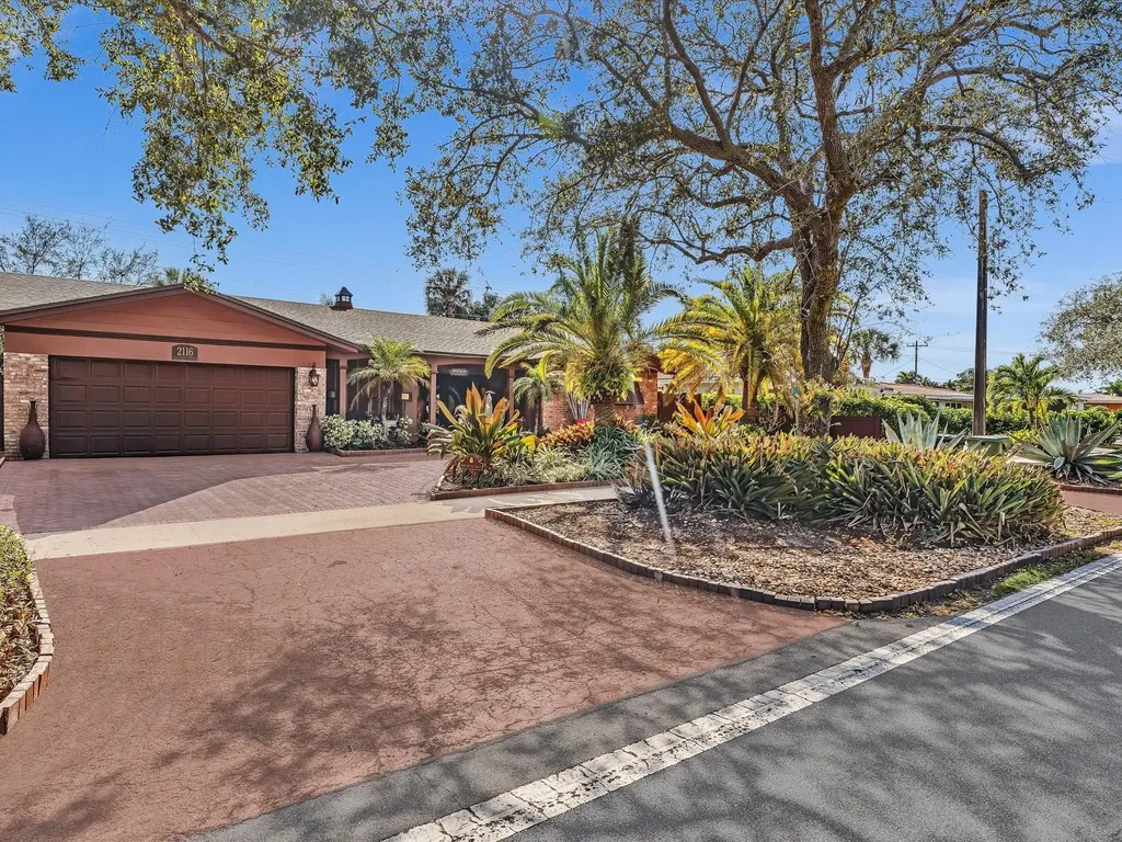 2116 NE 62nd Street Fort Lauderdale FL 33308