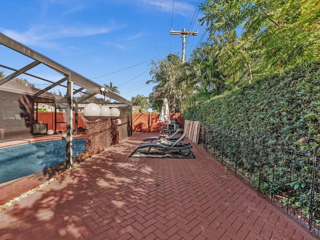 2116 NE 62nd Street Fort Lauderdale FL 33308