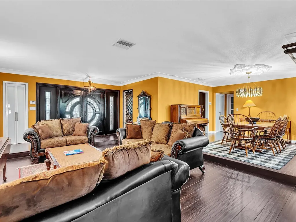 2116 NE 62nd Street Fort Lauderdale FL 33308