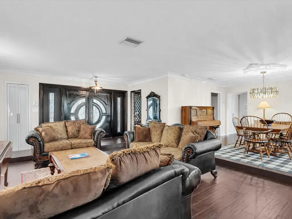 2116 NE 62nd Street Fort Lauderdale FL 33308