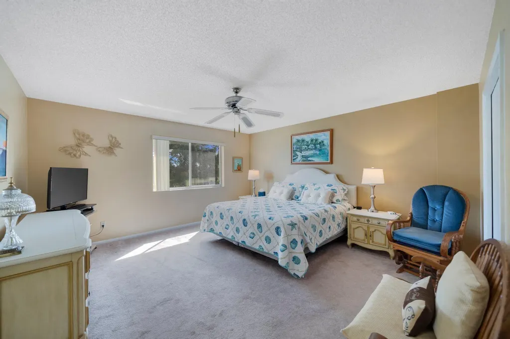 6698 10th Avenue N Lake Worth FL 33467