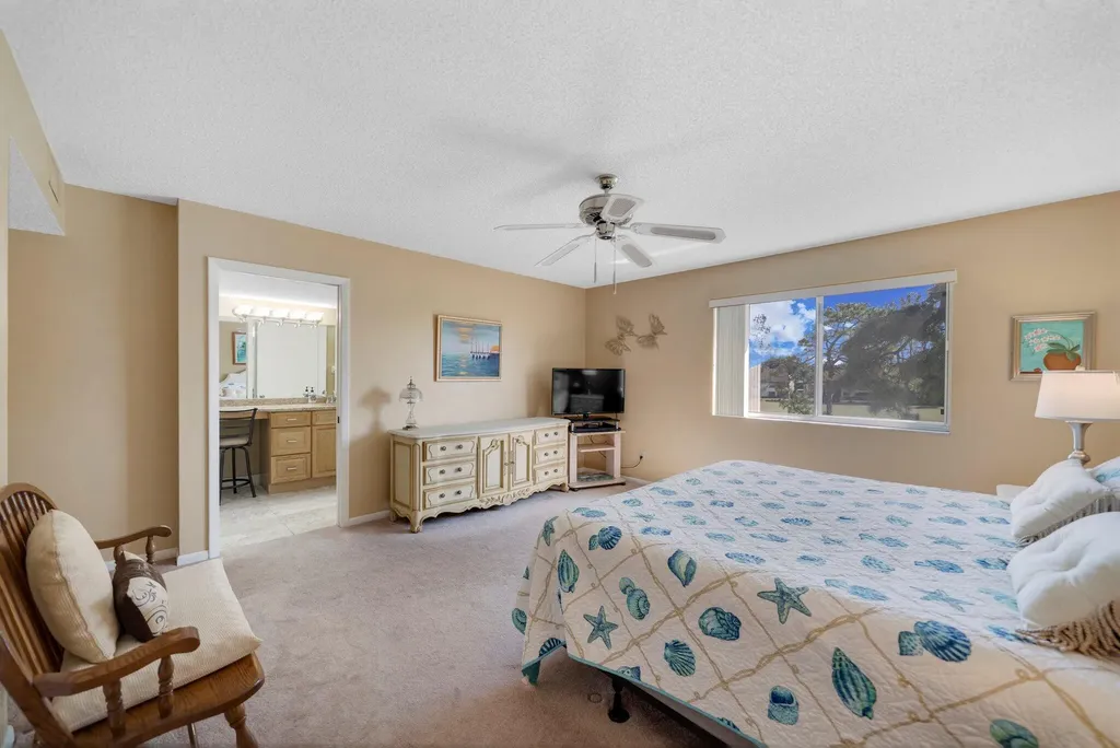 6698 10th Avenue N Lake Worth FL 33467