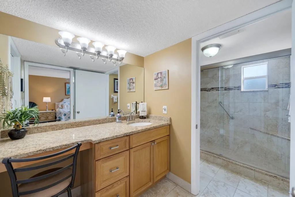6698 10th Avenue N Lake Worth FL 33467