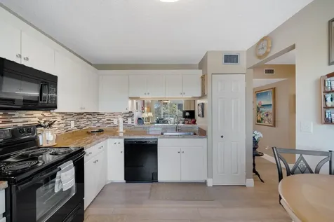 6698 10th Avenue N Lake Worth FL 33467