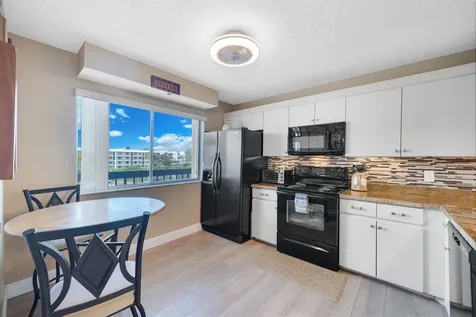 6698 10th Avenue N Lake Worth FL 33467