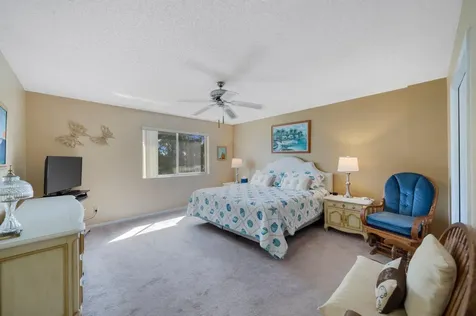 6698 10th Avenue N Lake Worth FL 33467