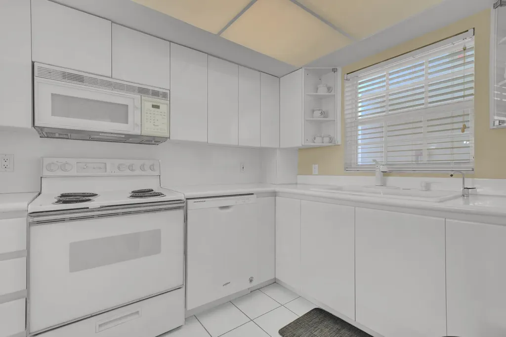 140 NE 28th Avenue Pompano Beach FL 33062