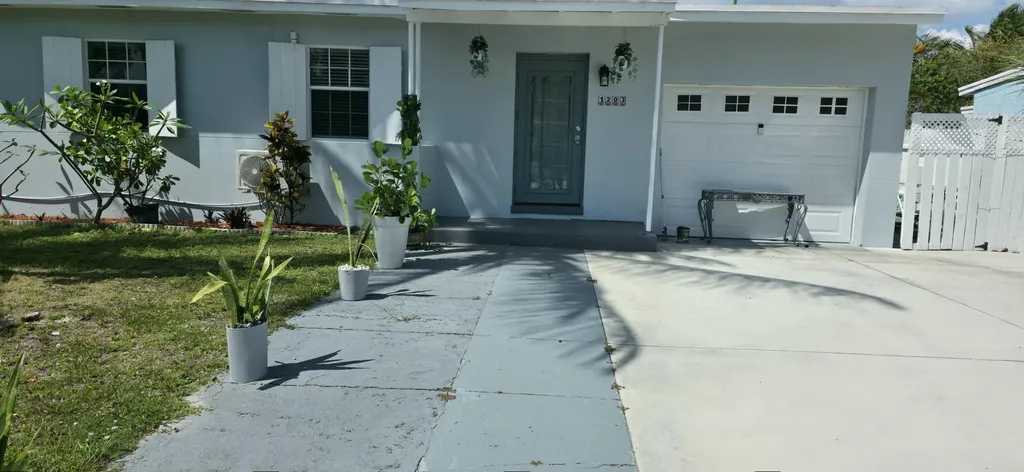 1203 Chateau Park Drive Fort Lauderdale FL 33311