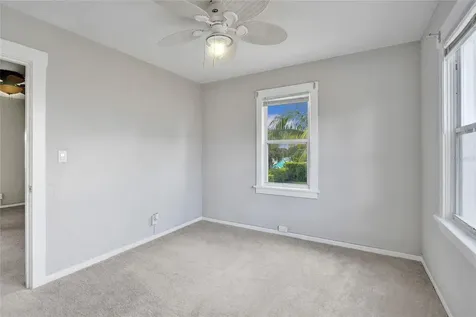 924 Mcintosh Street West Palm Beach FL 33405