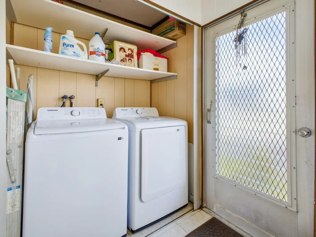 202 Brittany E Delray Beach FL 33446