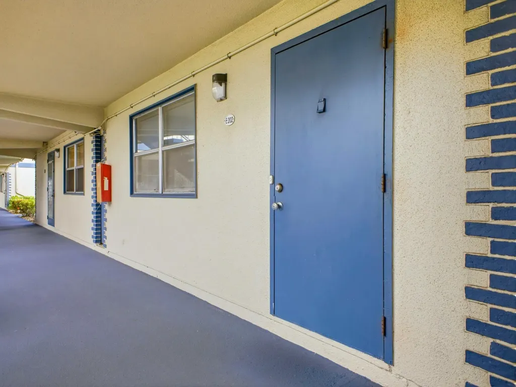 202 Brittany E Delray Beach FL 33446