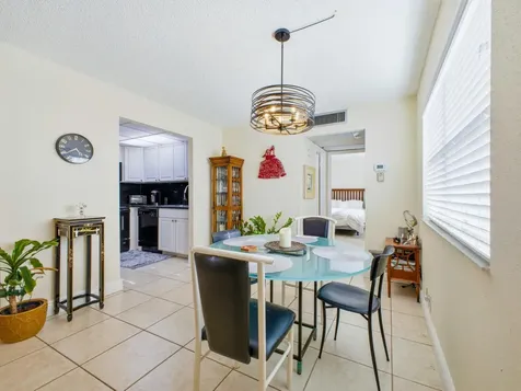 202 Brittany E Delray Beach FL 33446
