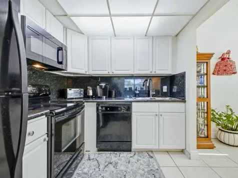202 Brittany E Delray Beach FL 33446