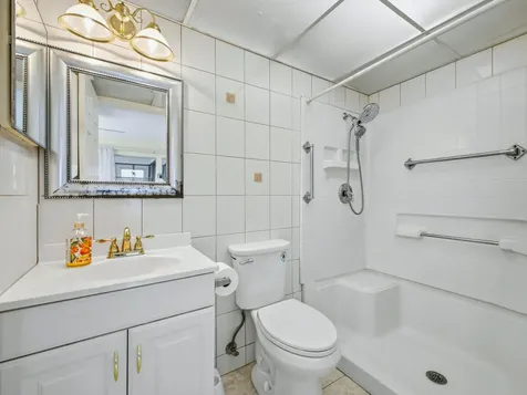 202 Brittany E Delray Beach FL 33446