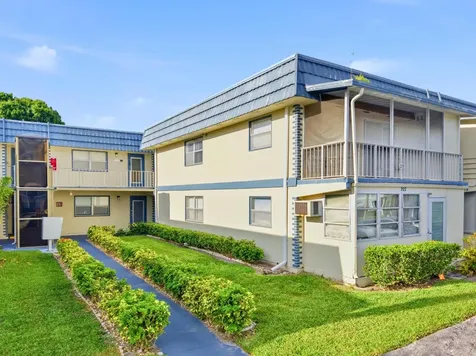 202 Brittany E Delray Beach FL 33446