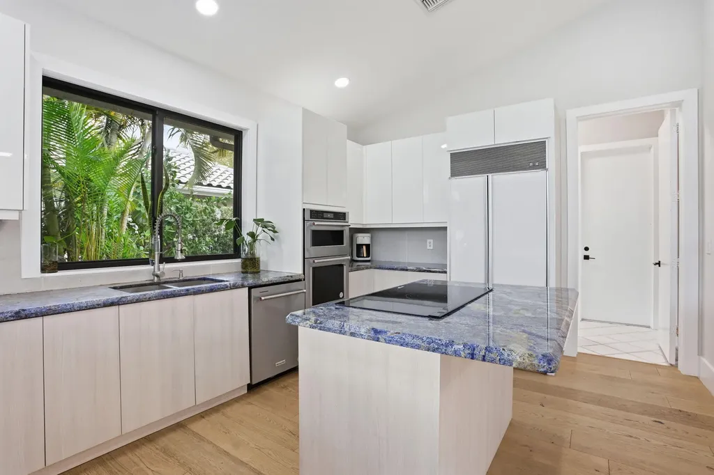 11180 Isle Brook Court Wellington FL 33414