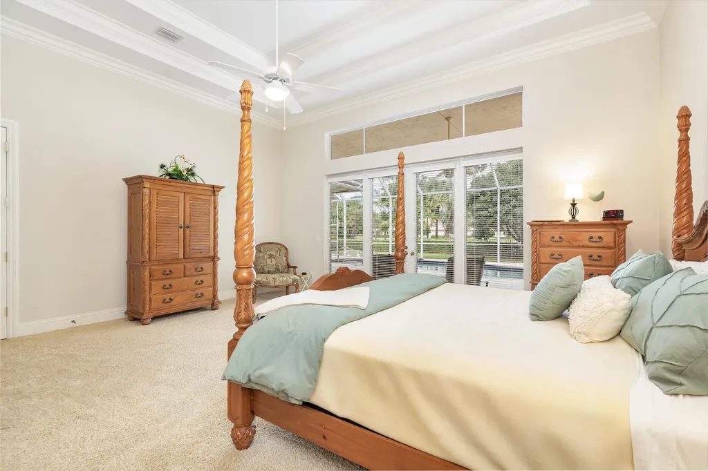 594 N Country Club Drive Atlantis FL 33462