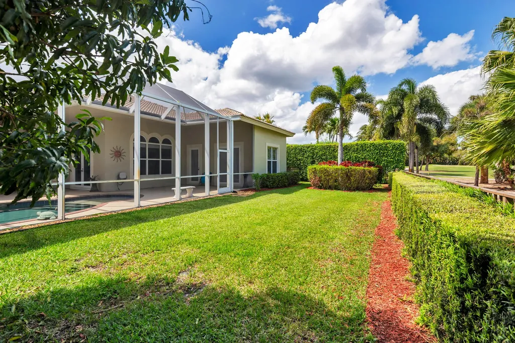 594 N Country Club Drive Atlantis FL 33462