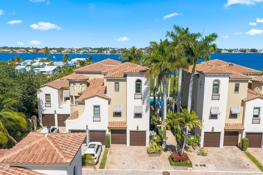 920 Via Villagio Hypoluxo FL 33462