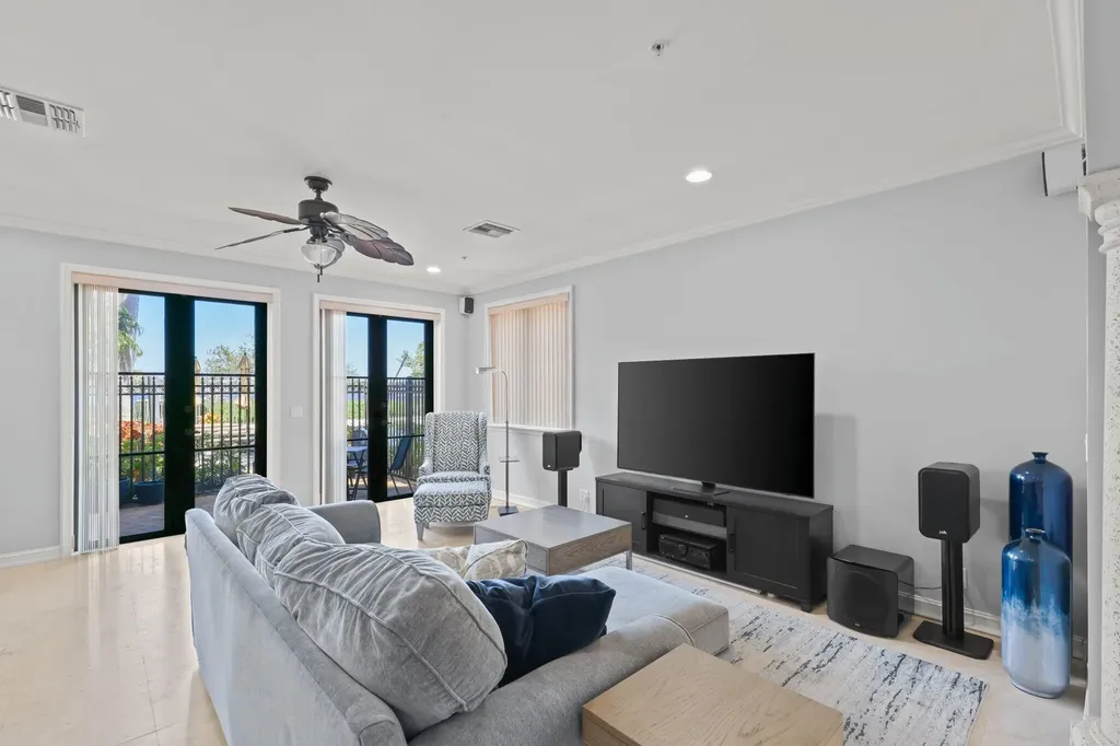 920 Via Villagio Hypoluxo FL 33462