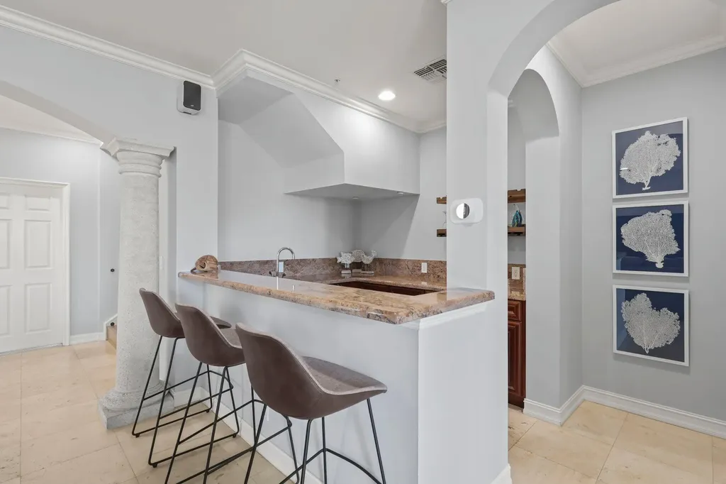 920 Via Villagio Hypoluxo FL 33462