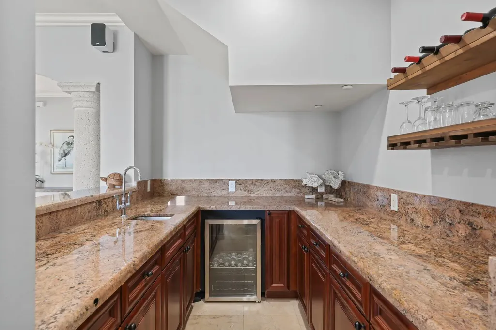 920 Via Villagio Hypoluxo FL 33462