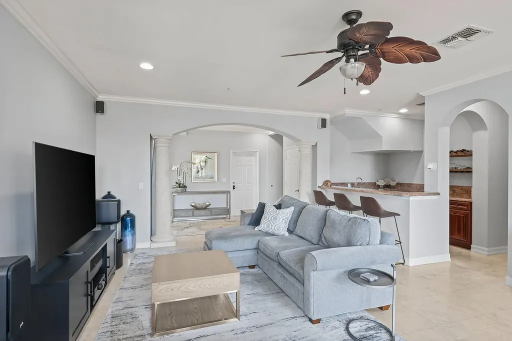 920 Via Villagio Hypoluxo FL 33462