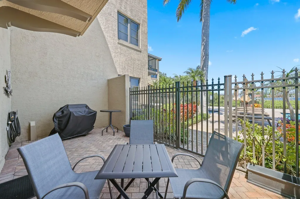 920 Via Villagio Hypoluxo FL 33462