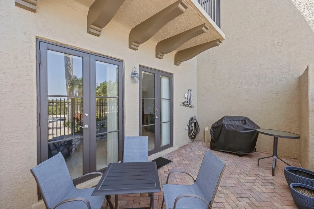 920 Via Villagio Hypoluxo FL 33462