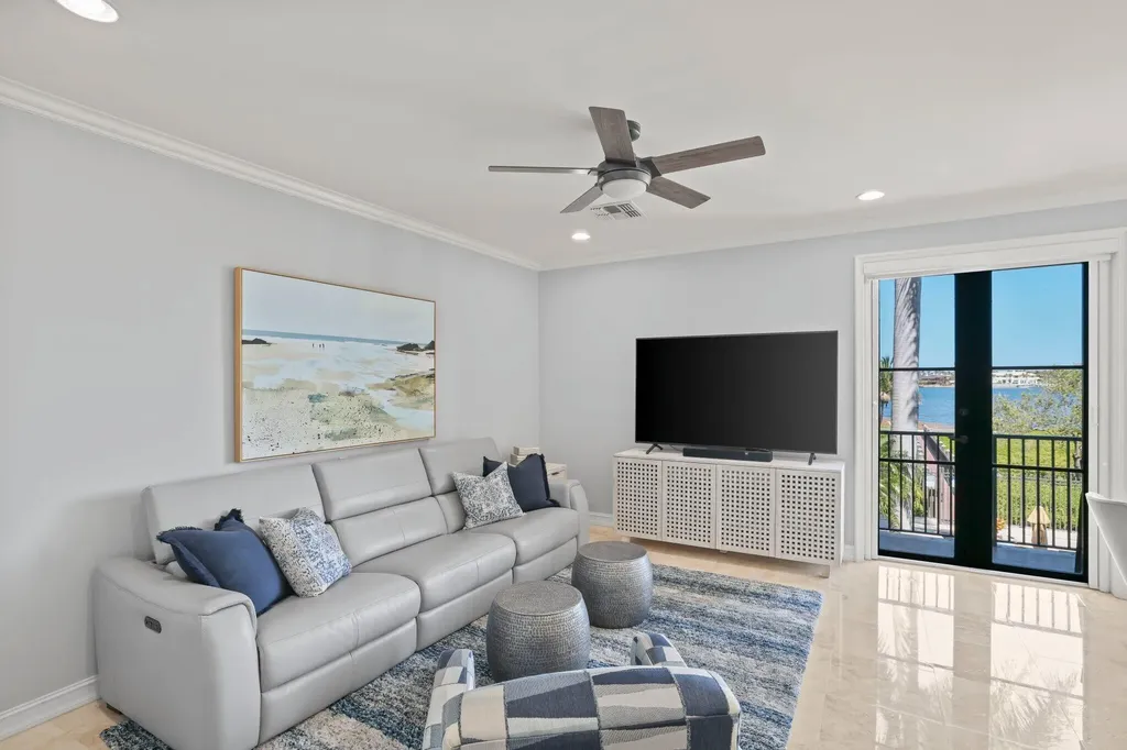 920 Via Villagio Hypoluxo FL 33462