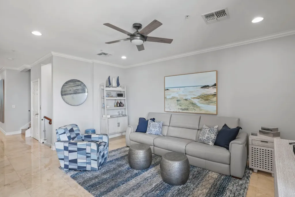 920 Via Villagio Hypoluxo FL 33462