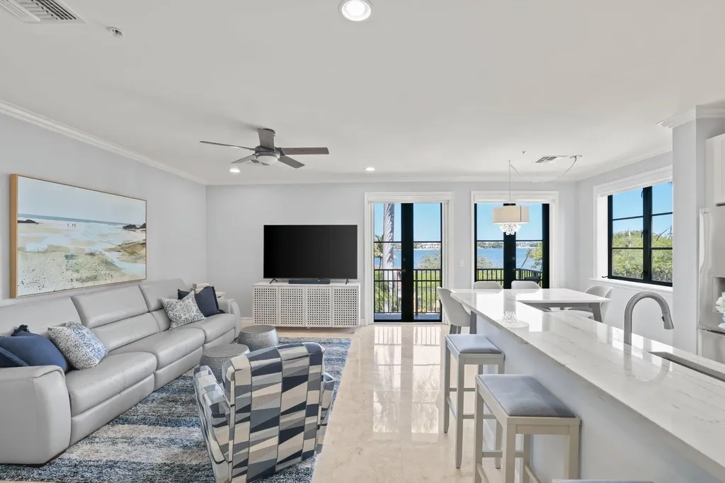 920 Via Villagio Hypoluxo FL 33462