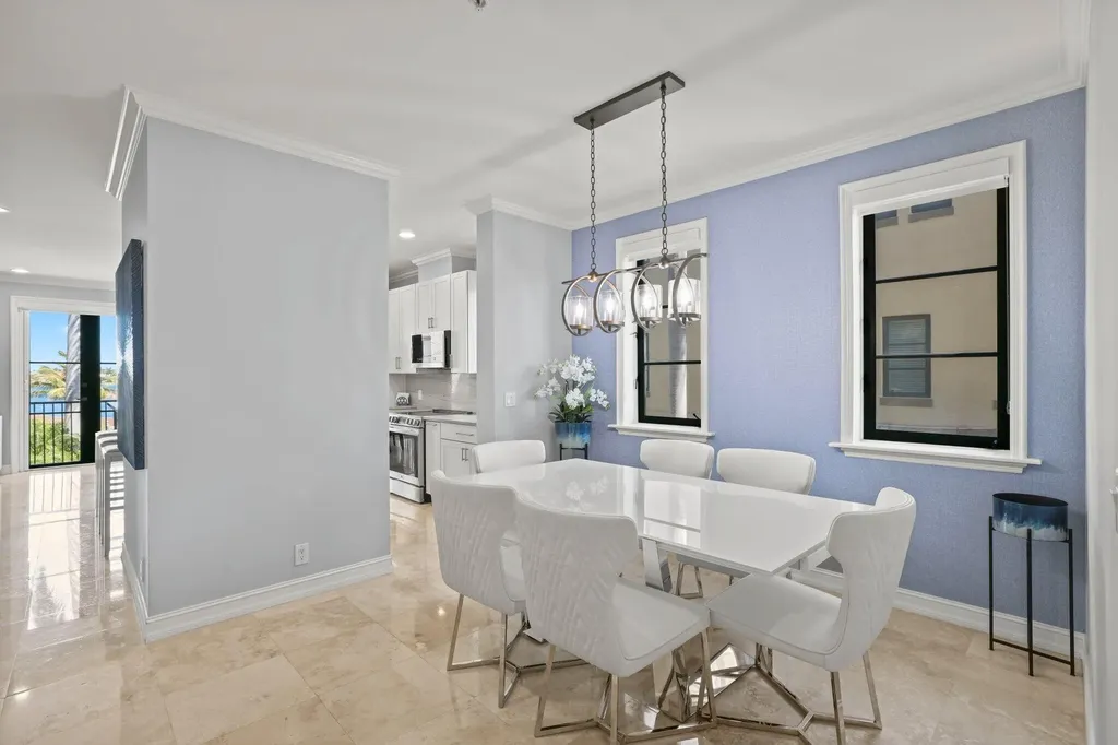 920 Via Villagio Hypoluxo FL 33462
