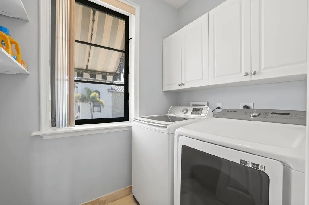 920 Via Villagio Hypoluxo FL 33462