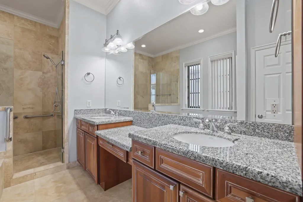 920 Via Villagio Hypoluxo FL 33462