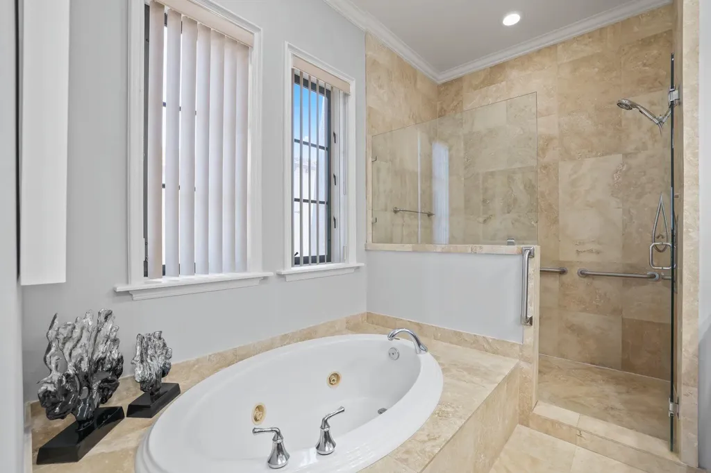 920 Via Villagio Hypoluxo FL 33462