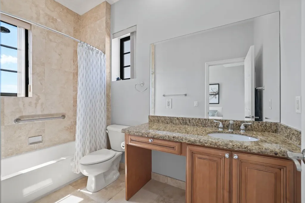 920 Via Villagio Hypoluxo FL 33462