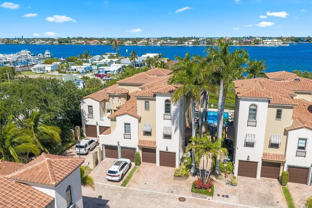 920 Via Villagio Hypoluxo FL 33462