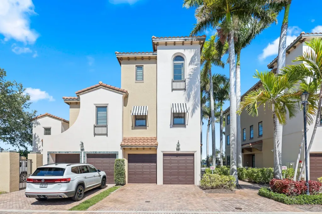 920 Via Villagio Hypoluxo FL 33462