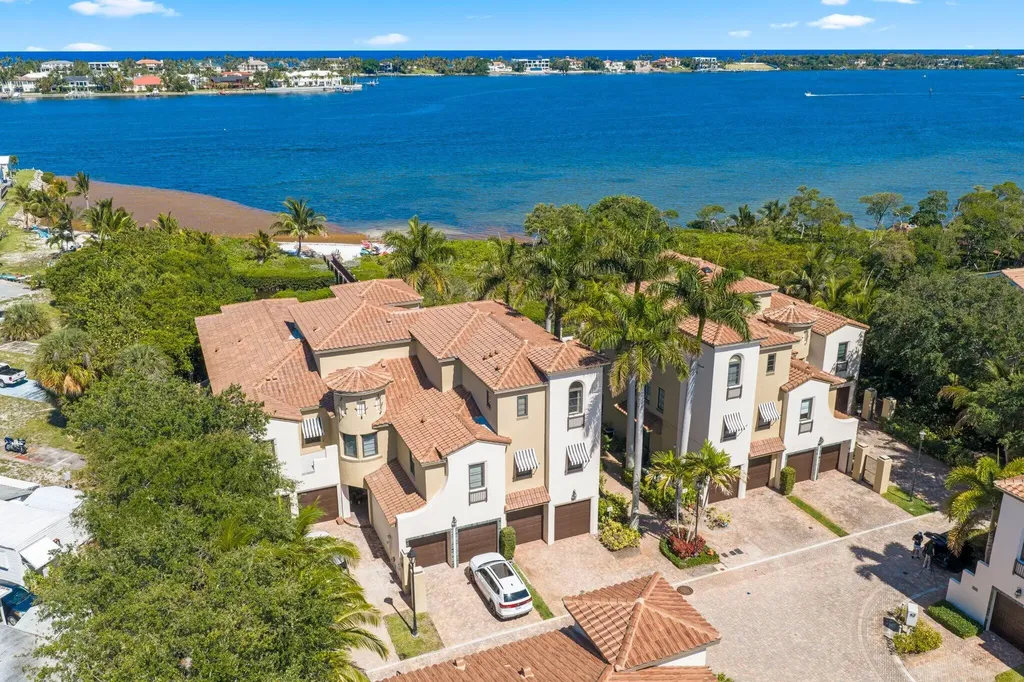 920 Via Villagio Hypoluxo FL 33462