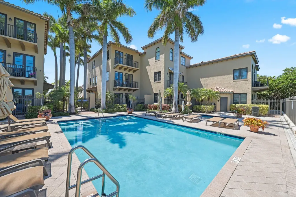 920 Via Villagio Hypoluxo FL 33462