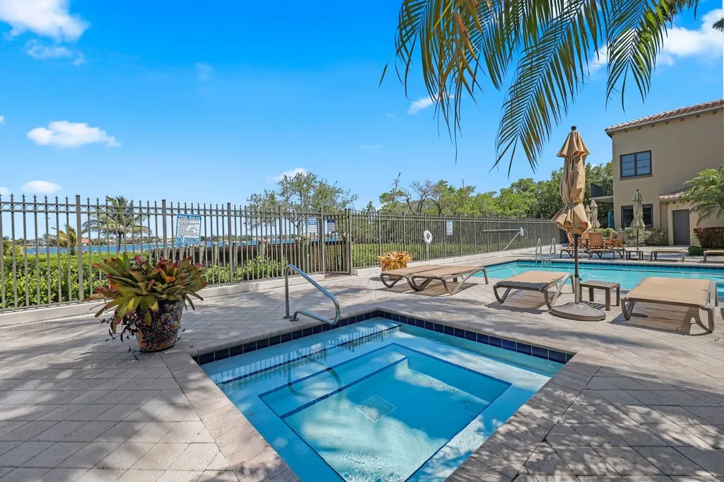 920 Via Villagio Hypoluxo FL 33462