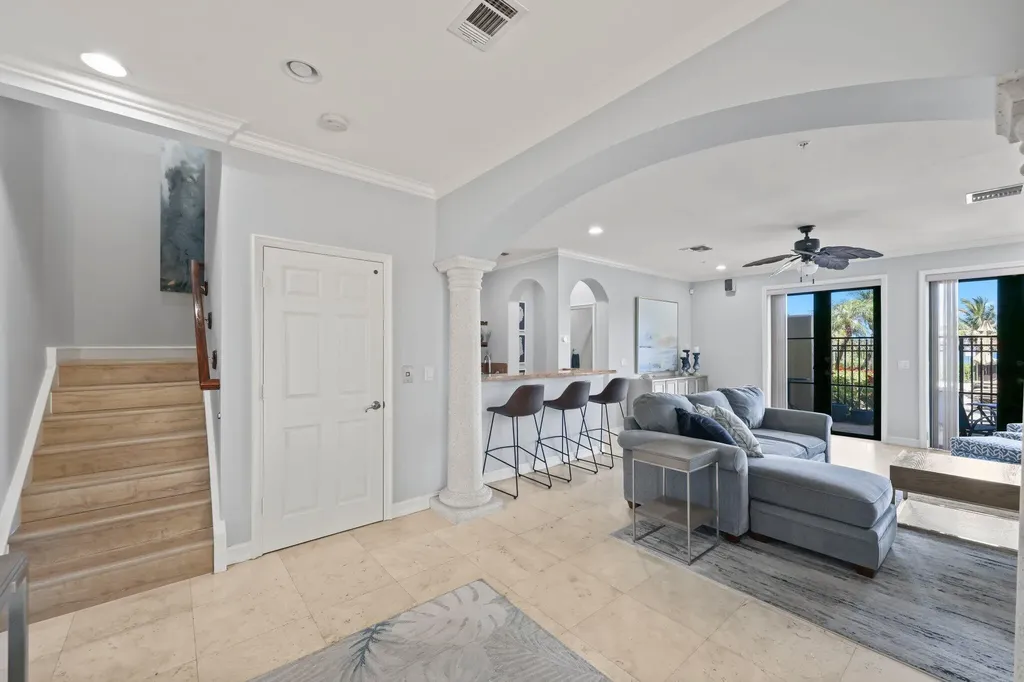 920 Via Villagio Hypoluxo FL 33462