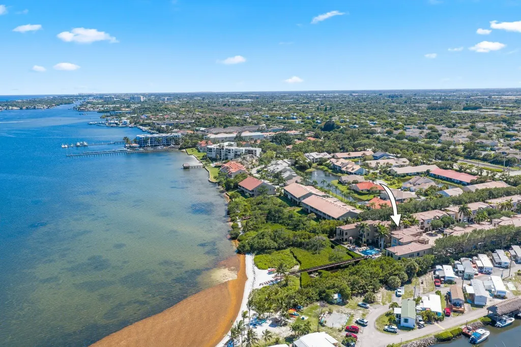 920 Via Villagio Hypoluxo FL 33462