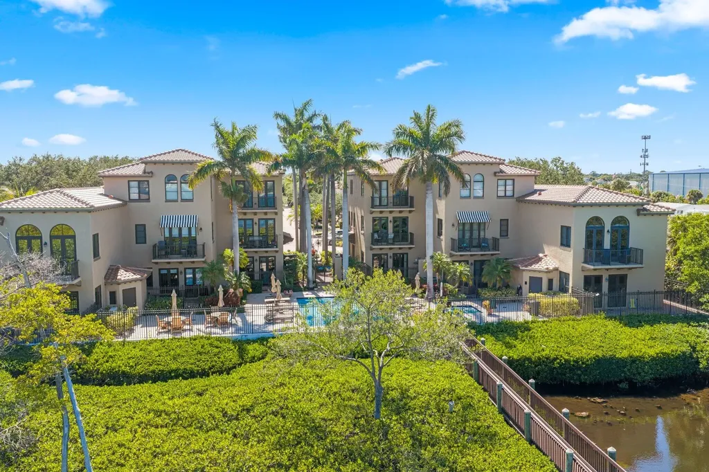 920 Via Villagio Hypoluxo FL 33462