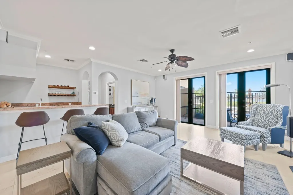 920 Via Villagio Hypoluxo FL 33462