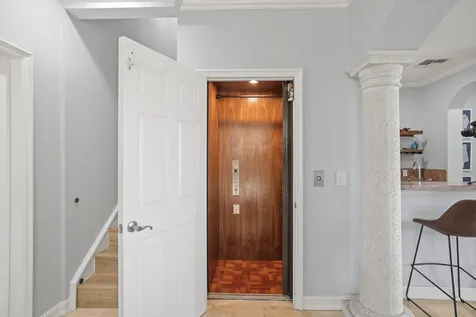 920 Via Villagio Hypoluxo FL 33462