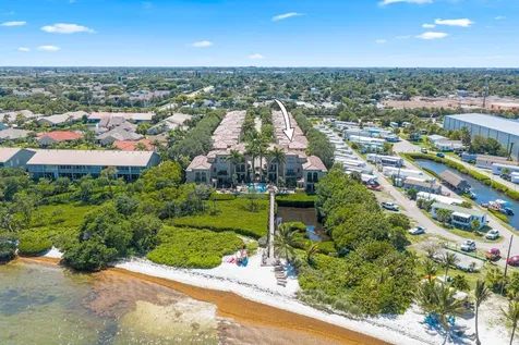 920 Via Villagio Hypoluxo FL 33462